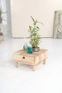 Nočný stolík WoodMan Cone bukové drevo 40x40x24 cm WUA-00925 small 1