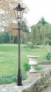 Wilmslow 1 Light Lamp Post Elstead small 1