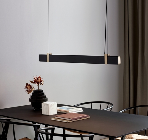 Skontrolujte Čierna závesná lampa Lilt Nordlux nad stolom