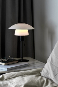 Stolná lampa Verona Opal White od spoločnosti Nordlux small 1