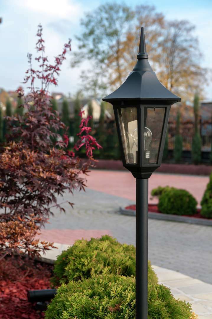 Skontrolujte Modena 300 Black E27 Led 9W Modena 300 Black E27 Led 9W
