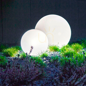 LUNA BALL 25 cm – dekoratívna záhradná guľa s montážnou súpravou – UV small 1