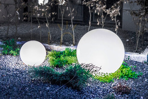 LUNA BALL 30 cm Dekoratívna záhradná guľa s montážnou súpravou – UV small 6