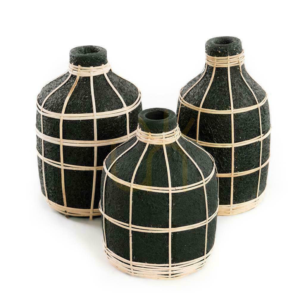 Skontrolujte Váza BAZAR BIZAR Whoopy čierna prírodná M Terracotta Collection Váza BAZAR BIZAR Whoopy čierna prírodná M Terracotta Collection