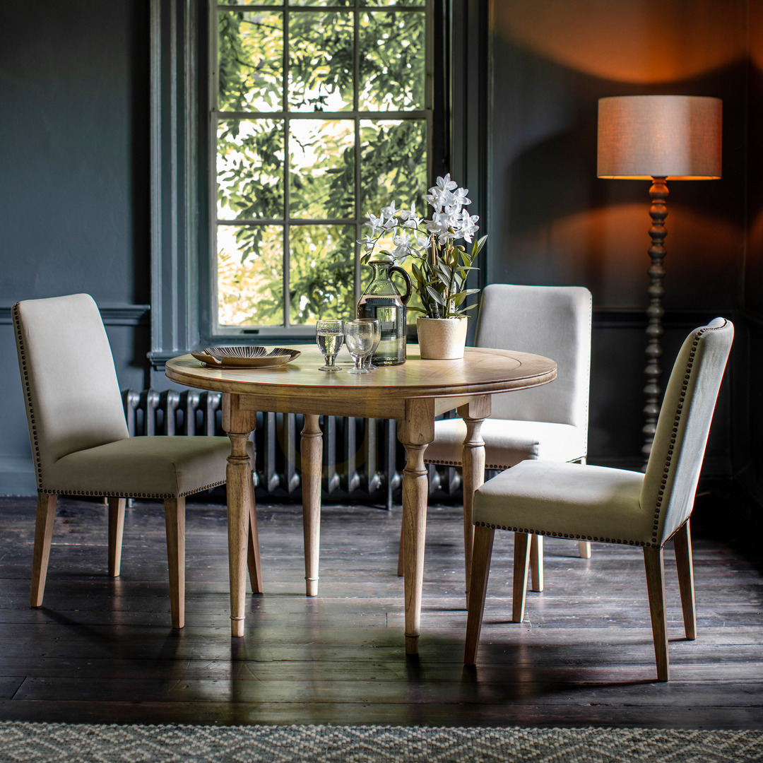 vyhliadka Okrúhly jedálenský stôl Gallery Direct Mustique 110 cm prírodný mindi masív Okrúhly jedálenský stôl Gallery Direct Mustique 110 cm prírodný mindi masív