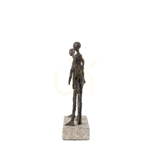 Rodinná socha Gallery Direct Swing z čierno-sivého polyresinu 22,5 × 8 × 30 cm small 2