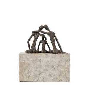 Socha rodiny The Three of Us Gallery Direct sivá/čierna polyresin 23x10x25 cm small 3
