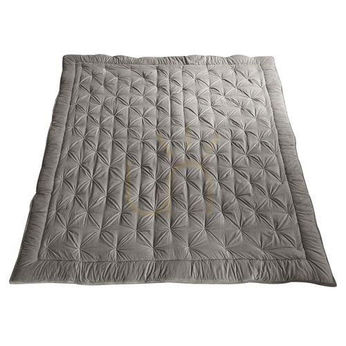 Skontrolujte Prehoz na posteľ Gallery Direct Opulent Velvet neutrálny 220 × 240 cm