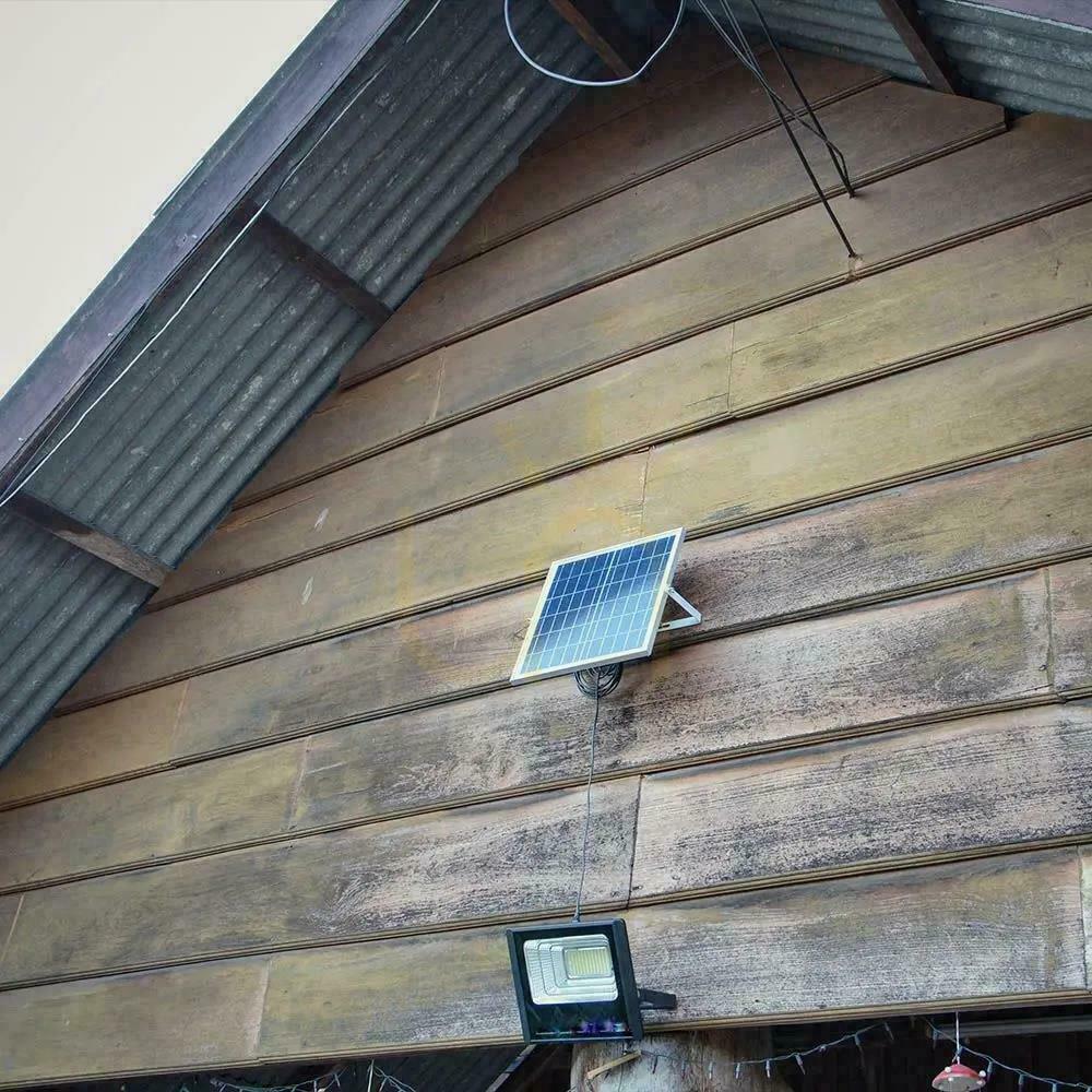 Displej V-TAC Solárny LED projektor 16W čierny IP65, diaľkové ovládanie, časovač VT-40W 4000K 1050lm V-TAC Solárny LED projektor 16W čierny IP65, diaľkové ovládanie, časovač VT-40W 4000K 1050lm