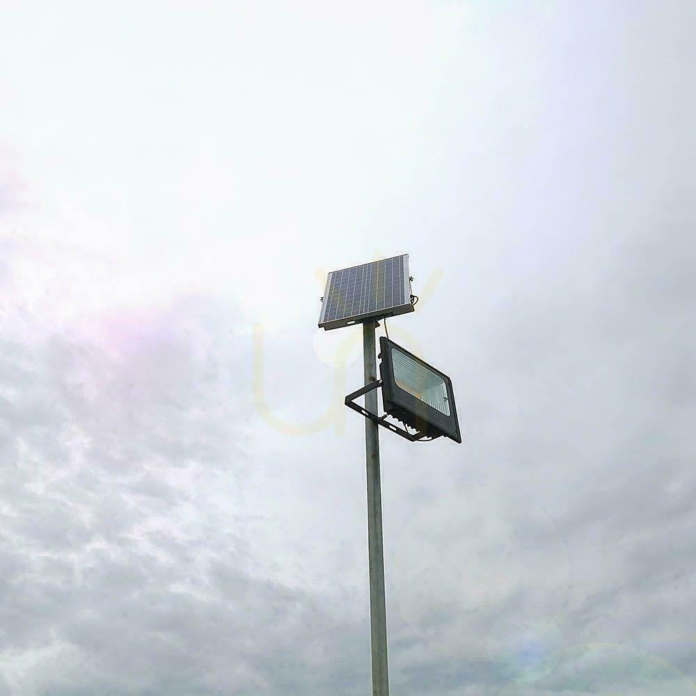 Náhľad V-TAC Solárny LED projektor 40W čierny IP65, diaľkové ovládanie, časovač VT-200W 6000K 3100lm V-TAC Solárny LED projektor 40W čierny IP65, diaľkové ovládanie, časovač VT-200W 6000K 3100lm