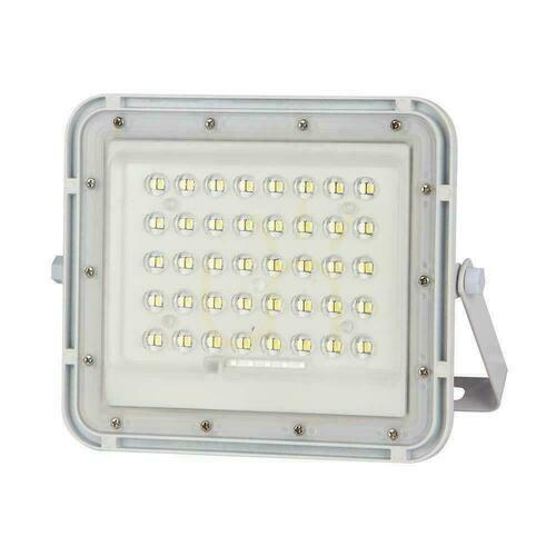 Skontrolujte V-TAC 10W solárny LED projektor s diaľkovým ovládaním, AUTO, časovač, IP65 biely VT-80W-W 6400K 800lm.