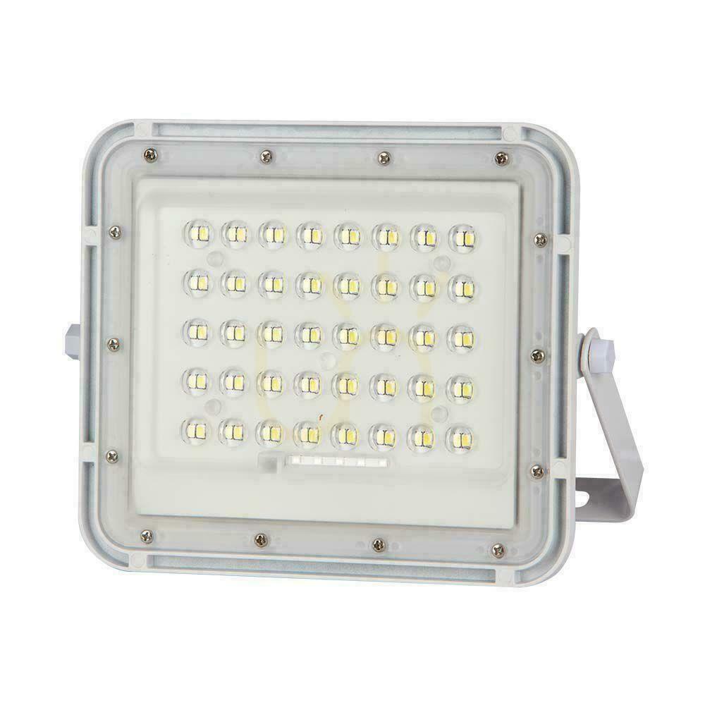 vyhliadka V-TAC 10W solárny LED projektor s diaľkovým ovládaním, AUTO, časovač, IP65 biely VT-80W-W 4000K 800lm. V-TAC 10W solárny LED projektor s diaľkovým ovládaním, AUTO, časovač, IP65 biely VT-80W-W 4000K 800lm.