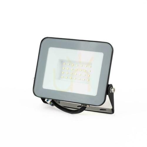 Skontrolujte LED reflektor V-TAC 30W VT-44030 Samsung Chip, čierny, 6500K