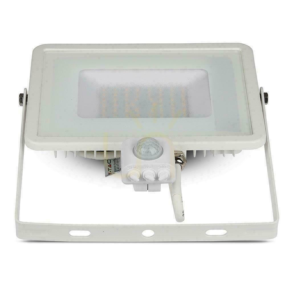 vyhliadka LED projektor V-TAC 50W SAMSUNG CHIP Senzor pohybu s funkciou vypnutia biely VT-50-S-W 3000K 4000lm 5 rokov záruka LED projektor V-TAC 50W SAMSUNG CHIP Senzor pohybu s funkciou vypnutia biely VT-50-S-W 3000K 4000lm 5 rokov záruka
