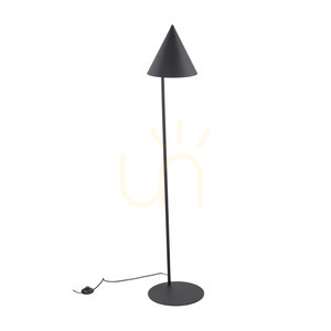 Čierna stojaca lampa Cono 1 small 8