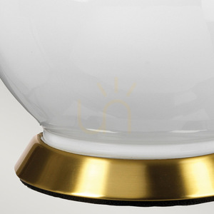 Stolná lampa Isla - 1 svetelný zdroj - biela / staršia mosadz Elstead small 3