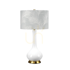 Stolná lampa Milo - 1 svetelný zdroj - biela / staršia mosadz Elstead small 0