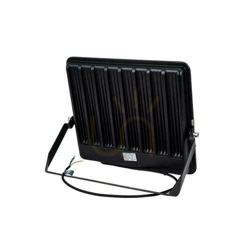 Skontrolujte LED projektor V-TAC 300W 115lm/W čierne puzdro kábel 1m IP65 VT-44003 6500K 34440lm 6 rokov záruka