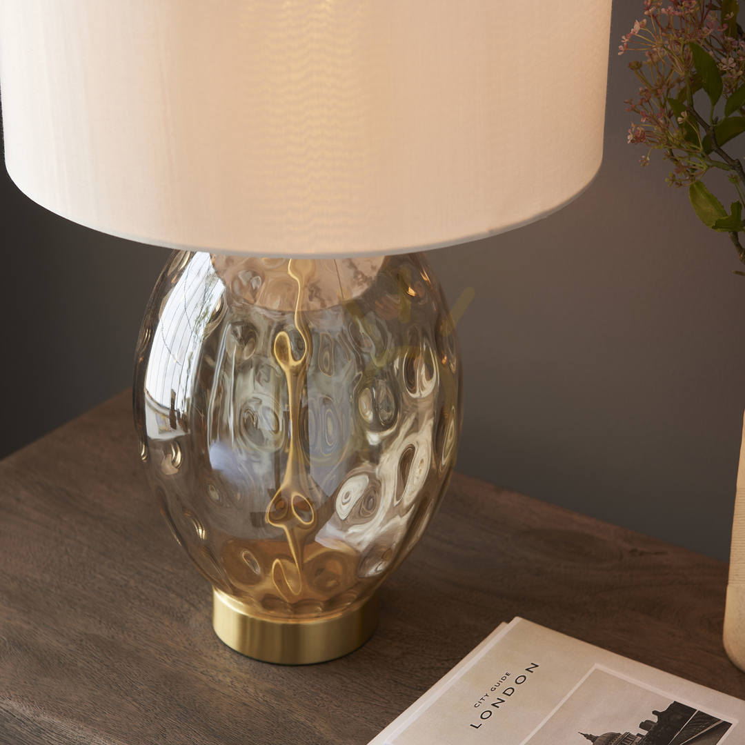 vyhliadka Stolová lampa Endon Elin Dimple Brass, E27, mosadz, vintage biela, 53,5 cm Stolová lampa Endon Elin Dimple Brass, E27, mosadz, vintage biela, 53,5 cm
