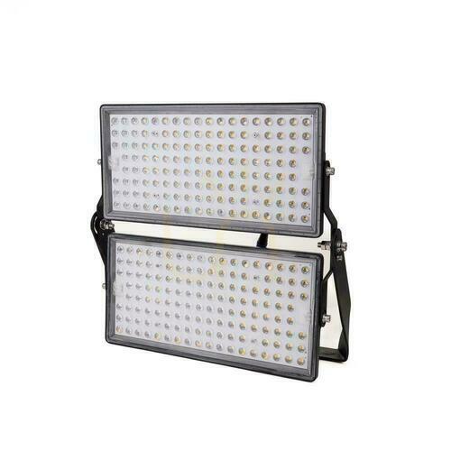 Skontrolujte LED projektor V-TAC CREE CHIP 500W čierny IP65 135Lm/W VT-48500 6500K 67500lm 6 rokov záruka