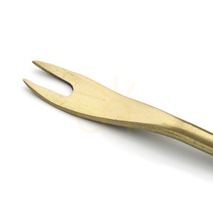 Olivová vidlička zlatá L 12 cm small 2