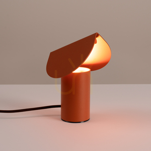 BISCUIT okrovo červená LED stolová lampa 3000K small 2