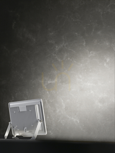 Skontrolujte Gea Luce GES840N biely LED reflektor, IP65