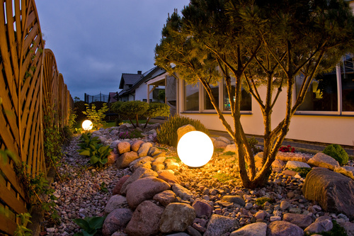 Skontrolujte Sada dekoratívnych svietiacich záhradných gulí LUNA BALLS 20/25/30/40 cm – LED E27, PREMIUM, odolné voči UV