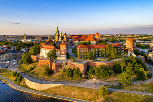Fototapeta Krakow Walel Letecký pohľad na konci jari small 0